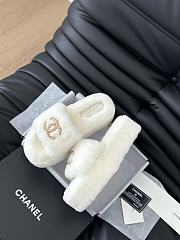 Chanel 24B new furry white slippers  - 3