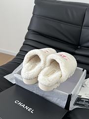 Chanel 24B new furry white&pink slippers - 5