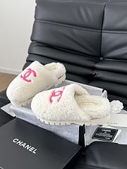 Chanel 24B new furry white&pink slippers - 3