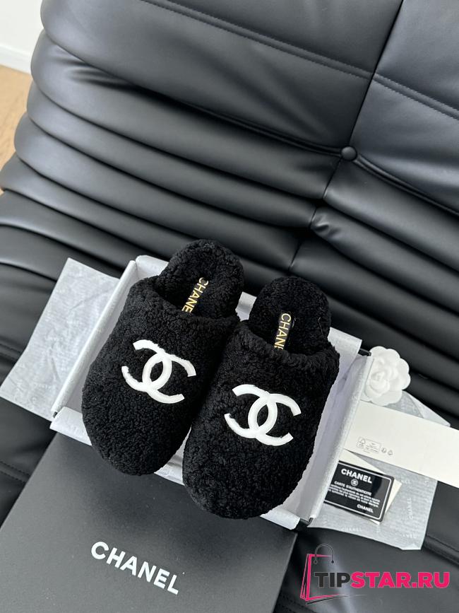 Chanel 24B new furry black&white slippers - 1