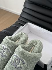 Chanel 24B new furry butter grey slippers - 3