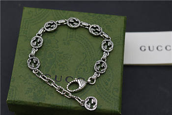  Gucci Gucci interlocking double G carved vine pattern men's and women's bracelet