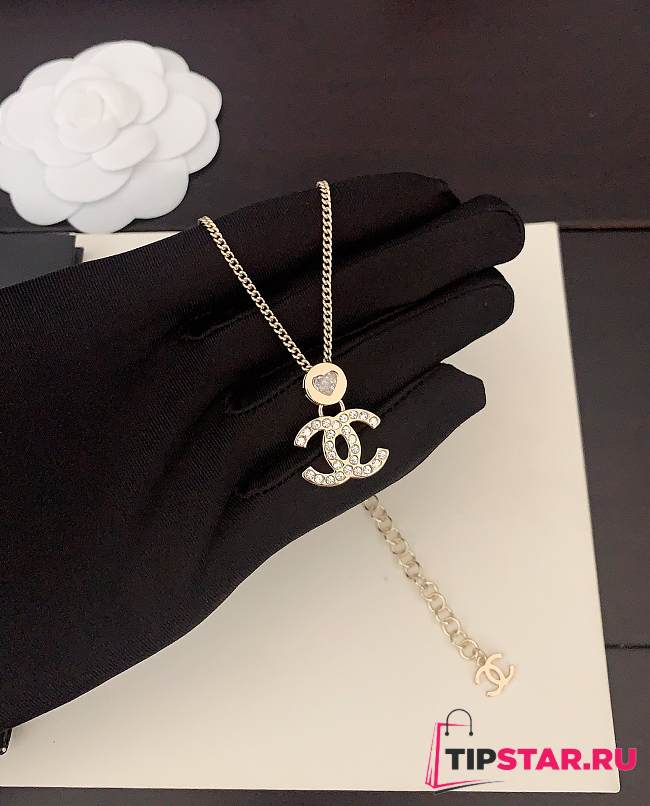 Chanel round white diamond heart necklace - 1