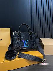 LV 24 New Crocodile Pattern Onthego East West Black 25*20cm - 1