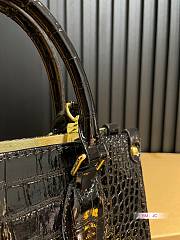 LV 24 New Crocodile Pattern Onthego East West Black 25*20cm - 4