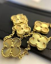 VCA laser carved five-flower bracelet gold - 3