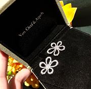 Van Cleef & Arpels vca flower earrings - 3