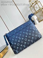 LV M11545 Blue Pochette Voyage Souple Clutch 30X21X7.5CM - 5