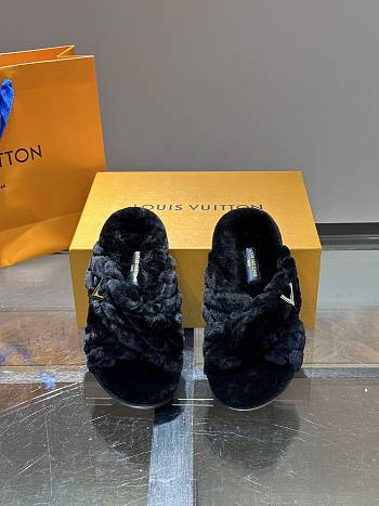  LV Lvjia women's wool black slippers