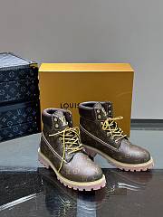 LV Timberland co-branded Monogram boots - 5