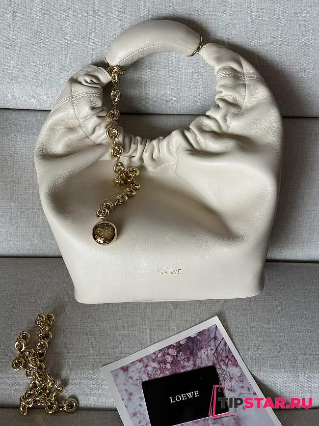 LOEWE SMALL CREAM WHITE NAPA SLEEVE 29*10.5*24CM - 1