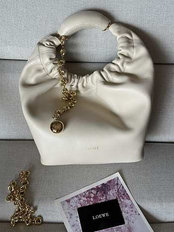 LOEWE SMALL CREAM WHITE NAPA SLEEVE 29*10.5*24CM