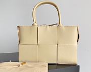 BV Bottega Veneta Beige Tote Three Grid 30X20x11.5cm - 1