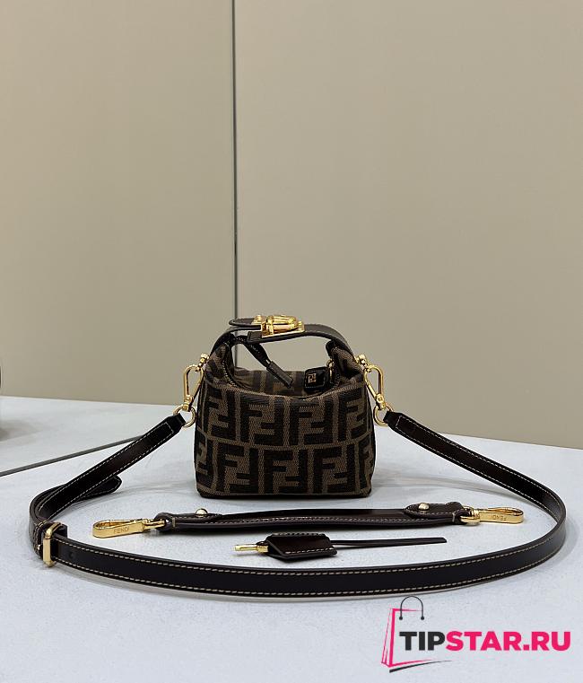 Fendi Classic Monogram 15×9×13cm - 1