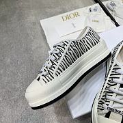 Dior 24 black and white embroidered thick-soled canvas shoes - 2