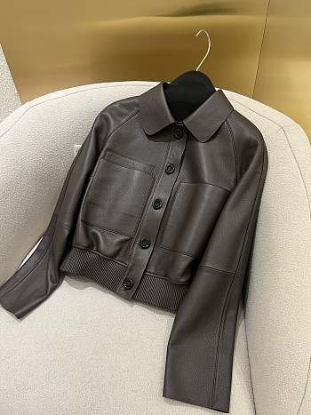 Hermes Minimalist line design small lapel short brown jacket