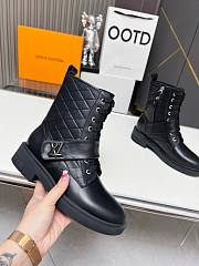 LV Capucines logo black boots - 2