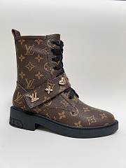 LV Capucines logo brown boots - 1