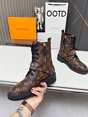 LV Capucines logo brown boots - 3