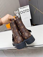 LV Capucines logo brown boots - 2