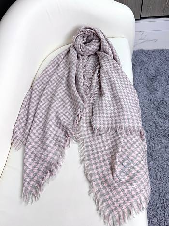 Dior houndstooth shawl pink scarf