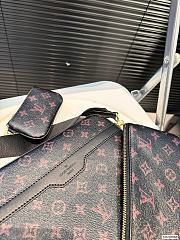 LV men's messenger bag 26 X19CM - 6