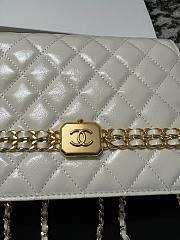 CHANEL Chain Clutch OffWhite Bag 19CM - 5