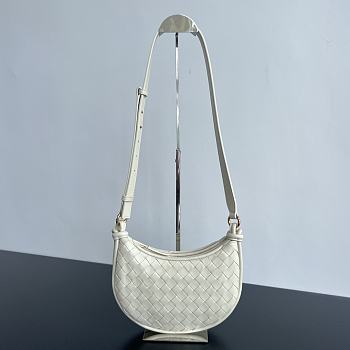 BV Gemelli half-moon white crossbody bag 26x15x8