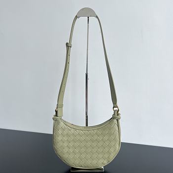 BV Gemelli half-moon butter crossbody bag 26x15x8CM