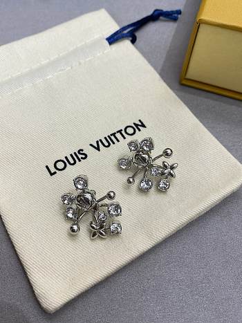 LV  flower earrings