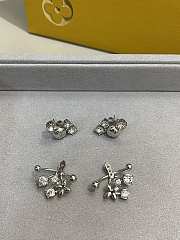 LV  flower earrings - 2