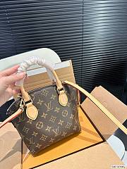 LV Lockit Handbag Monogram Bag 17x18cm - 1