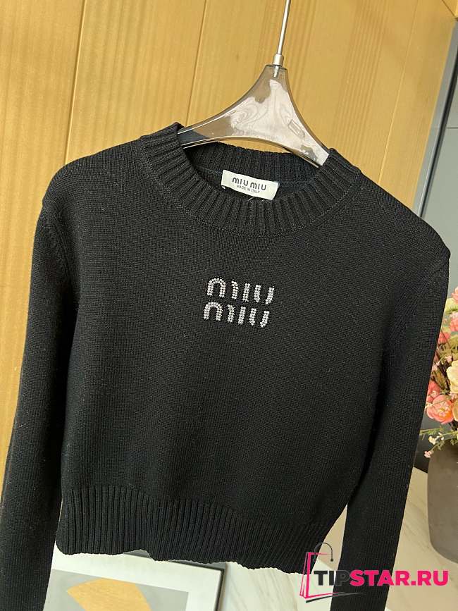 Miu Miu rhinestone letter cashmere short black knitted pullover - 1