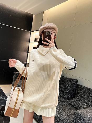 TB Unisex high-neck silhouette white sweater