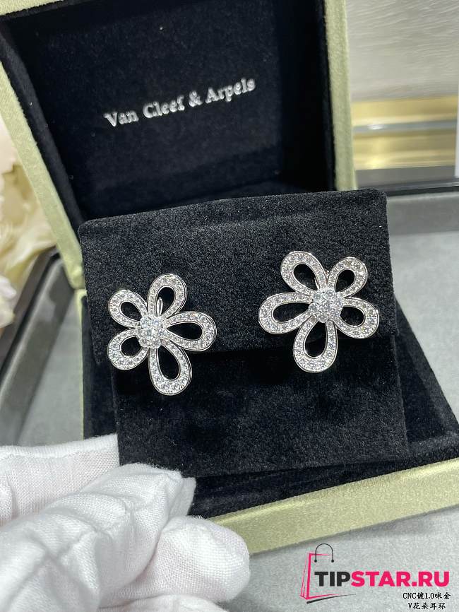 VCA full diamond flower earrings  - 1