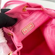 Prada nylon bucket bag Re-Edition1978 bright pink bag 19.5x15.5x10cm - 2