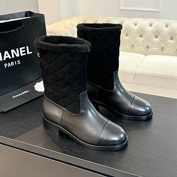 Chanel Xiaoxiang splicing thick heel short black boots heel height 5.5cm