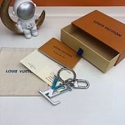  LV GRADIENT KEYCHAIN - 4