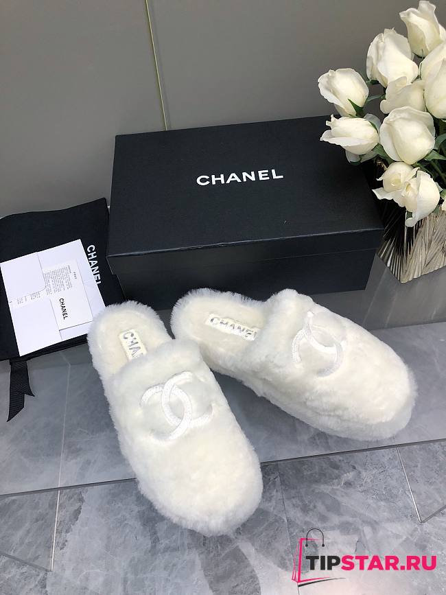 Chanel Super Warm Wool White Slippers - 1