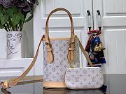 LV M12317 White Flower Nano Bucket Mini Bucket Handbag 13 x 17 x 9 cm - 1