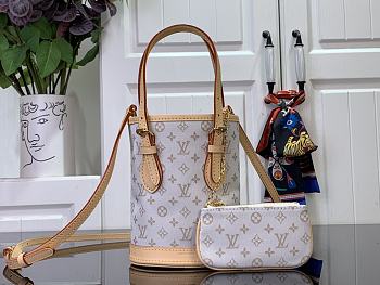 LV M12317 White Flower Nano Bucket Mini Bucket Handbag 13 x 17 x 9 cm