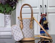 LV M12317 White Flower Nano Bucket Mini Bucket Handbag 13 x 17 x 9 cm - 2