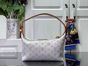 LV M12433 White Flower Hills Pochette Bag 18.5 x 11 x 6.5 cm - 5