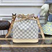 LV NOE BB Handbag N41220 White Check 24*15*22CM - 1