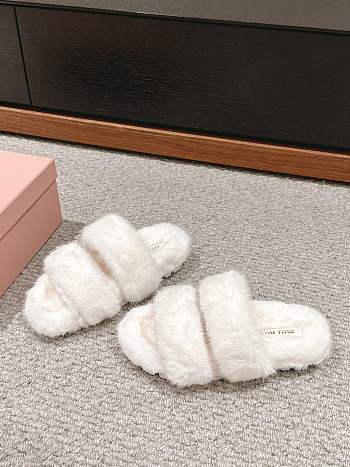 Miu 2102424 autumn and winter new wool white slippers