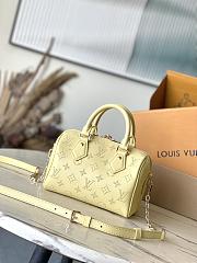 LV Speedy Bandouliere 20 Handbag Fesh Yellow 20.5 × 13.5 × 12 cm - 5