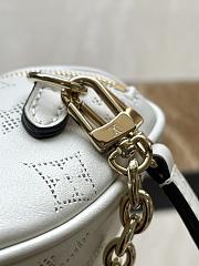 LV M11300 White Flower Ring Mini Bumbag 17 × 12 × 9.5 cm - 3