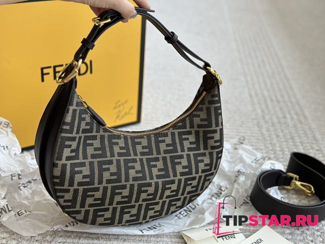 Fendi Crescent Underarm Bag 28*16cm - 1