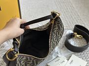 Fendi Crescent Underarm Bag 28*16cm - 3