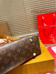 LV Carryall New Commuter Bag 29cm - 2